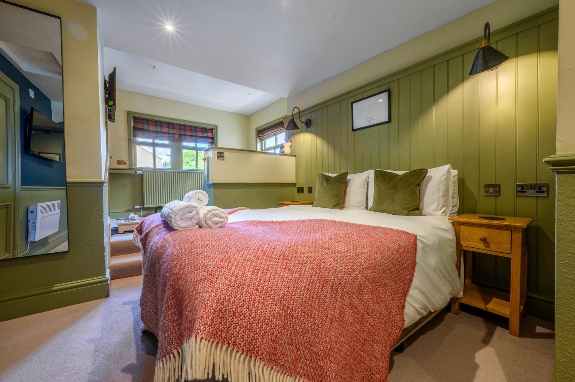 The Horse And Farrier Inn And The Salutation Inn Threlkeld Keswick Extérieur photo